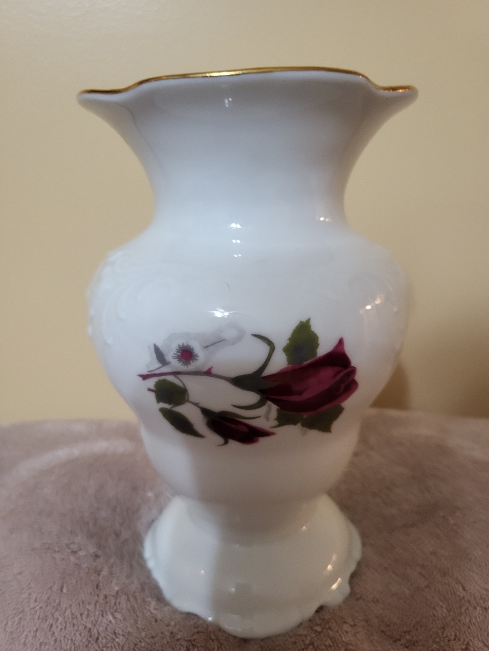 Royal Kent Poland White Porcelain Floral Vase with Red Rose And Gold Trim